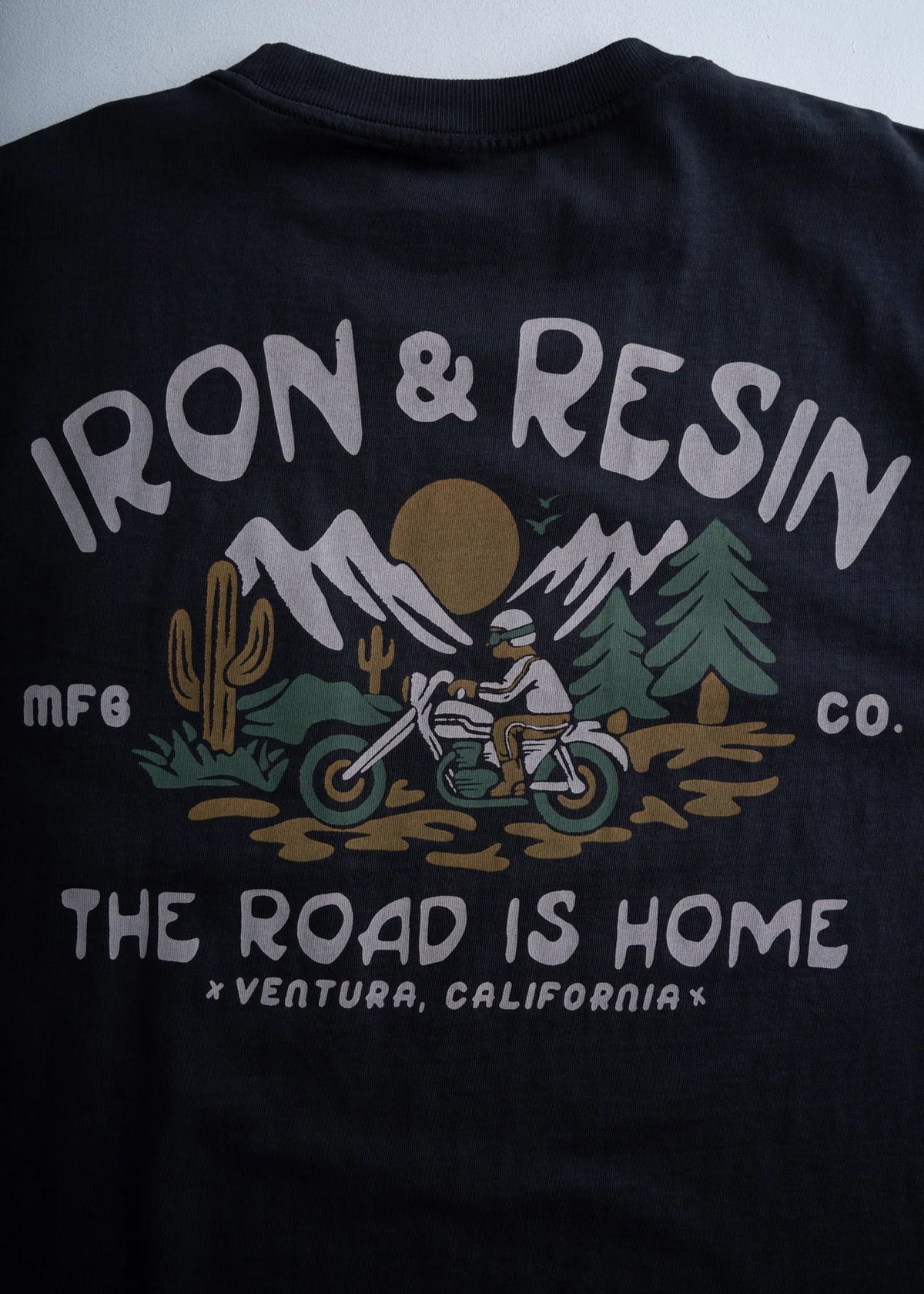 T-Shirt ROAD IS HOME