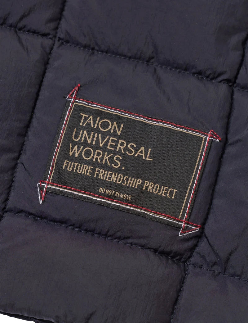Jacke Taion x Univeral DOWN